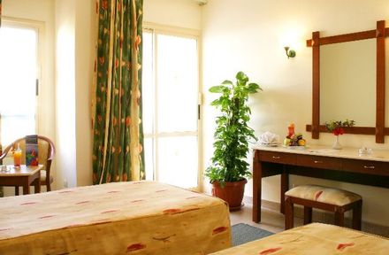 Falcon Hills Hotel